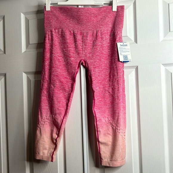 Beachbody Pants - Beachbody Ombre High Rise Crop Pink Light Pink Sorbtek XL